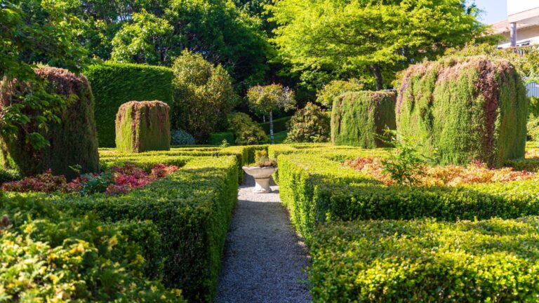 Luxurious formal garden inspiration you won’t be able to resist