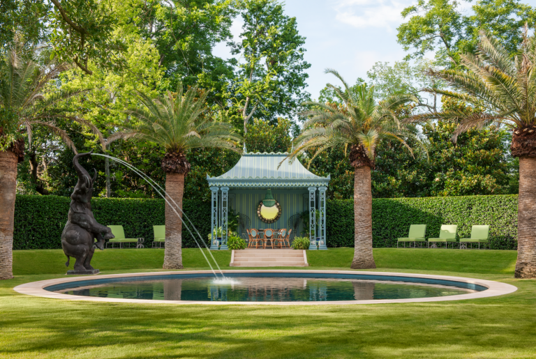 Symphony of Luxury: Creative Fountain Designs for Your Front Yard ‎